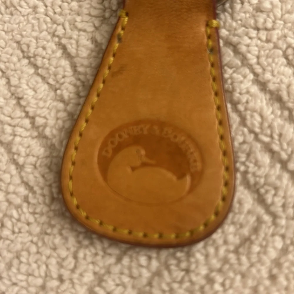 Dooney & Bourke Tan Leather Key Ring with Classic Crest Logo Gift Teen Adult